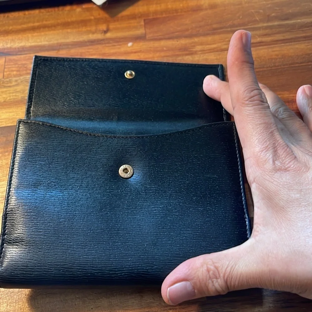 Gucci Authentic Vintage Black Calf Leather Jackie Compact Wallet. 104 - Picture 4 of 13